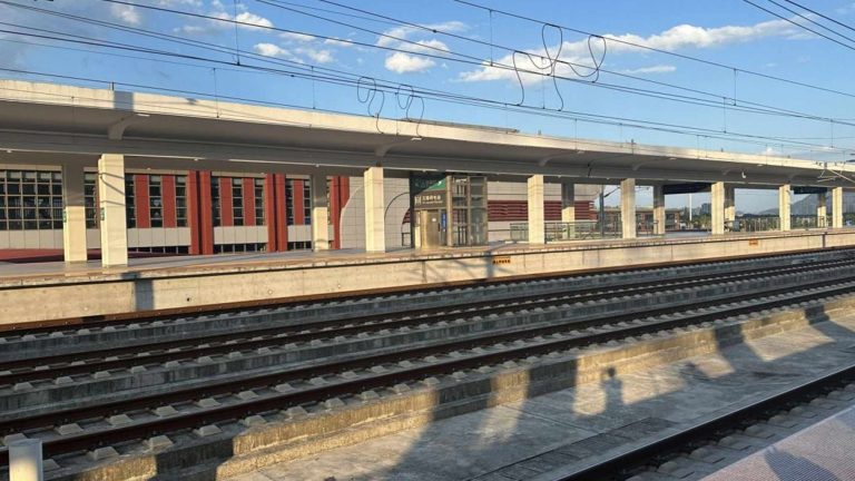 Shanghai-Wuhan-Chengdu Rapid Passenger Passage and Xiangyang-Chongqing Second Line Station Reconstruction Project