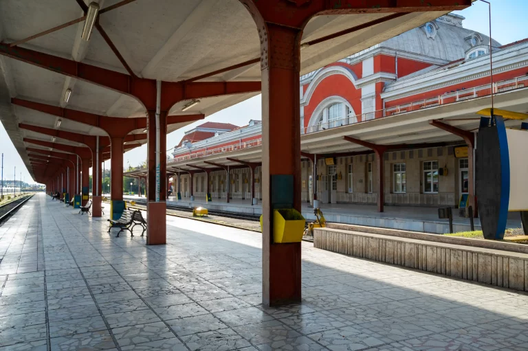 1 traveling-by-train-lifestyle