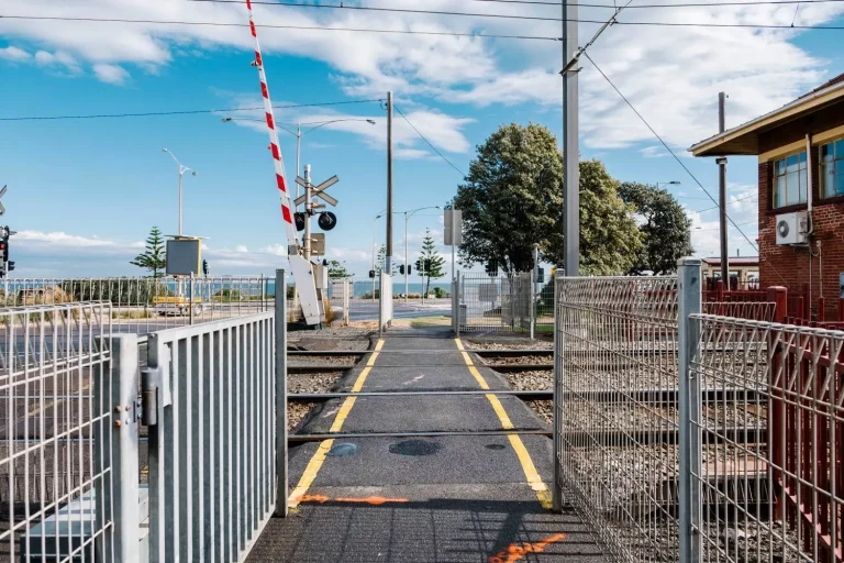 1-walkway-railway