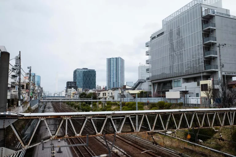 How Floating Slab Mats Reduce Noise & Vibration in Urban Rail Transit
