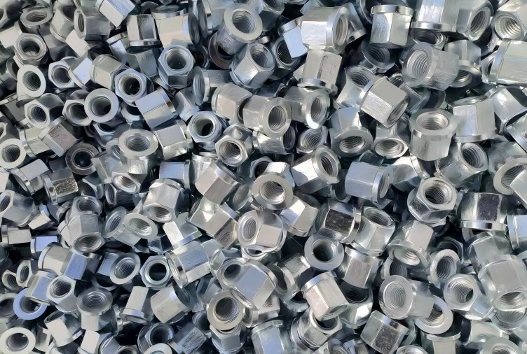 Discover High-Performance Custom Railway Nuts: Carbon Steel & Stainless Steel Solutions for Extreme Conditions插图 Railway nut in SFFST Automated Production Line