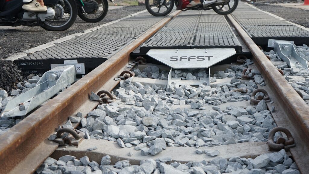 SFFST Supports Railway Modernization in Thailand with Level Crossing Project in Ayutthaya插图